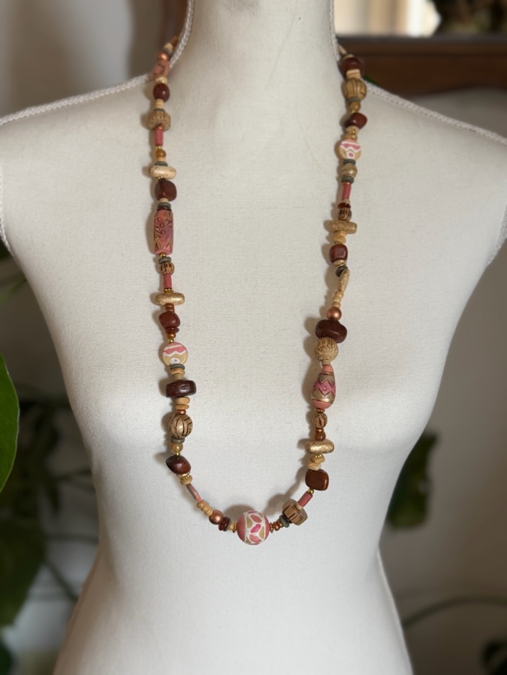 Vintage Pink & & Gold Painted Wood Beads Beaded Necklace